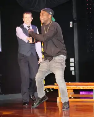 VIDEO : Davido performs Skelewu at Gladesmore Community School